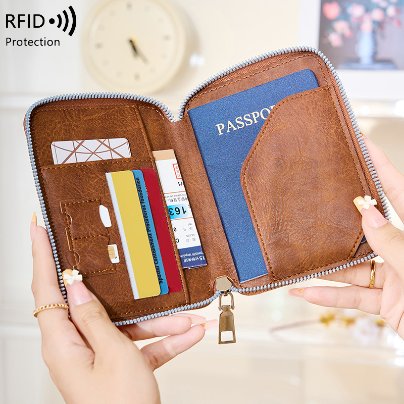 Nuovo portafoglio per passapor - Travel.Accessories News recensione e prezzo